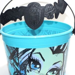 Monster High Turquoise Graphic Bucket